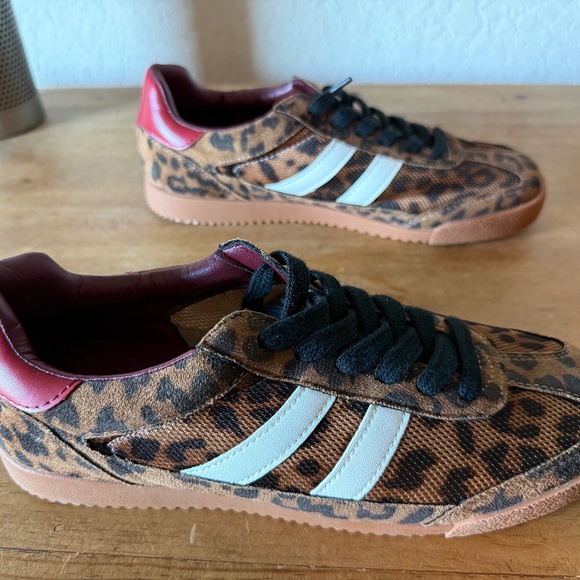 Steve Madden Shoes - Steve Madden Animal Print lace up Sneakers